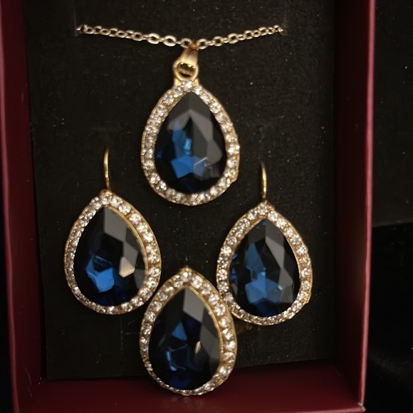 Jewelry set - Picture 2 of 2